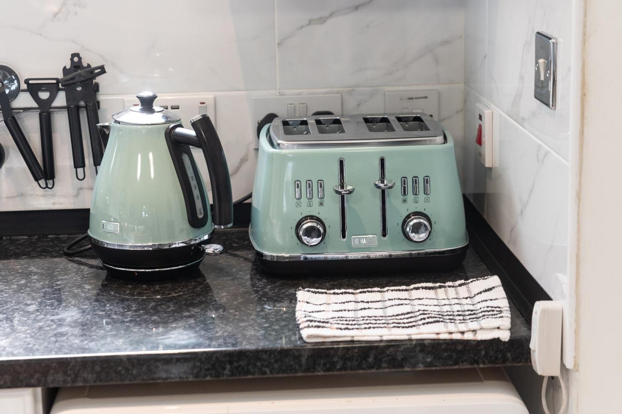 Cute 2 Bedroom House - 10 Min Walk To Woolwich Dlr & Elizabeth Line - Netflix - Espresso Machine * London