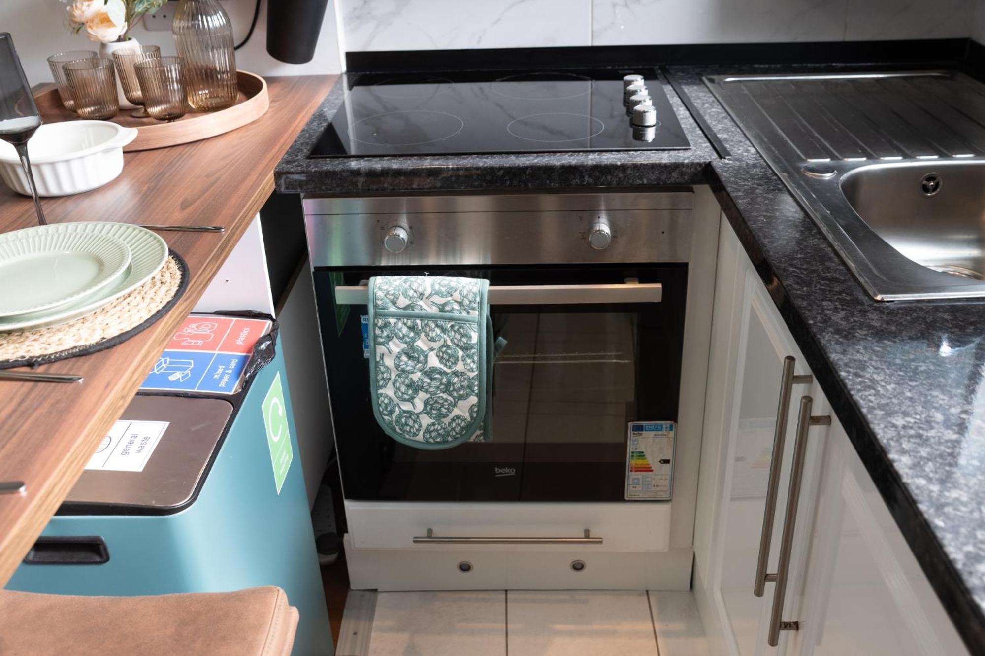 Holiday home Cute 2 Bedroom House - 10 Min Walk To Woolwich Dlr & Elizabeth Line - Netflix - Espresso Machine *