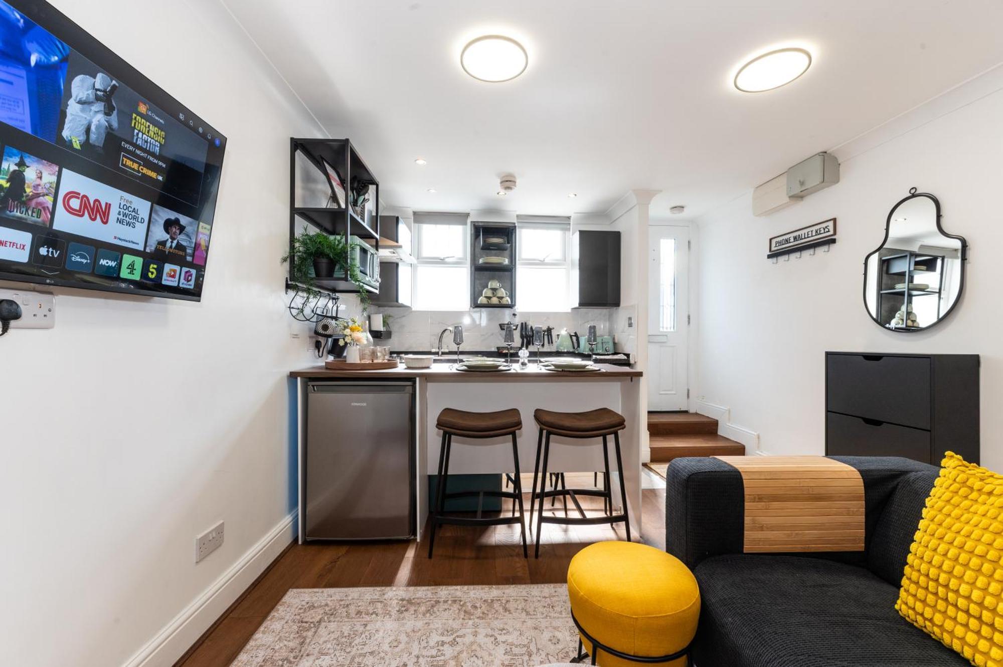 Cute 2 Bedroom House - 10 Min Walk To Woolwich Dlr & Elizabeth Line - Netflix - Espresso Machine *
